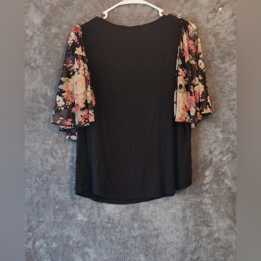 Kim & Cami Black Top with Floral Sleeves - Picture 3 of 6